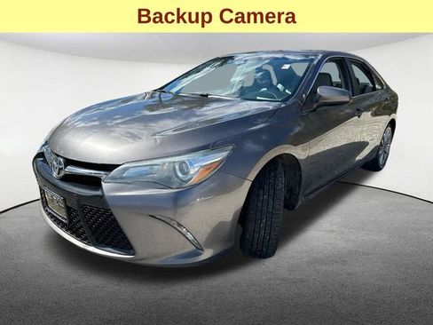 Used 2015 Toyota Camry SE image 5