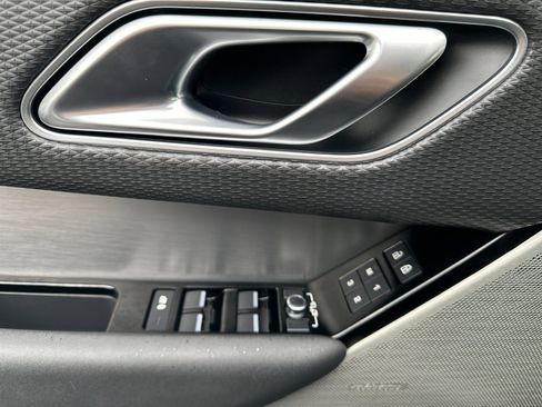 Used 2022 Land Rover Range Rover Velar R-Dynamic S image 10