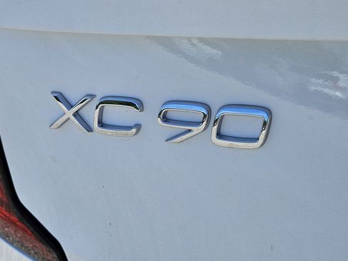 New 2026 Volvo XC90 B6 Plus w/ Protection Package Premier image 11