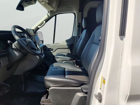New 2026 Ford Transit 250 148 Medium Roof RWD image 7