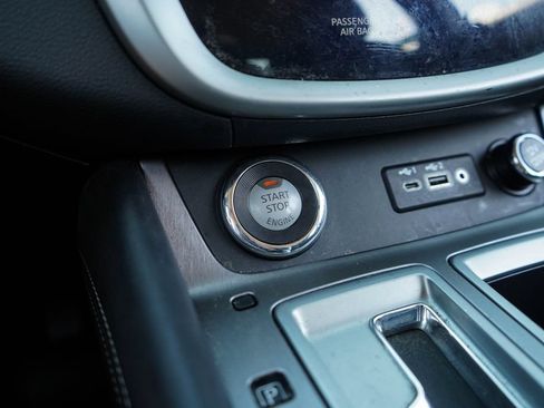 Used 2019 Nissan Murano S AWD/4WD image 27