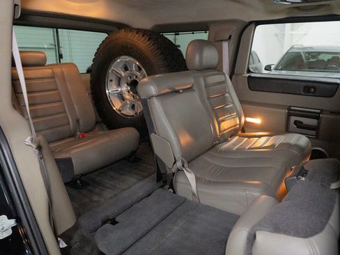 Used 2003 HUMMER H2 w/ Preferred Equipment Group image 38