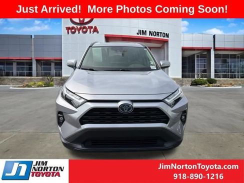 Used 2024 Toyota RAV4 XLE Premium AWD/4WD image 2