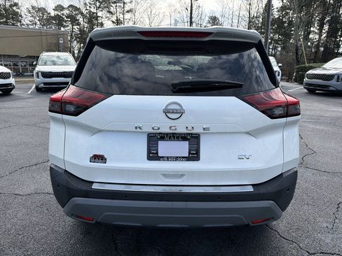 Used 2023 Nissan Rogue SV w/ SV Premium B Package image 6