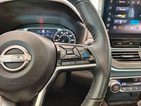 Used 2023 Nissan Altima 2.5 SL FWD image 14