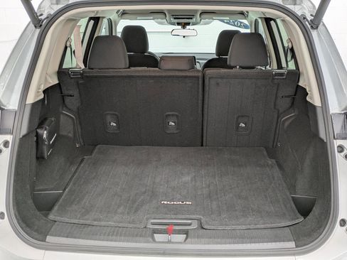 Used 2024 Nissan Rogue SV image 11