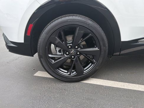 Used 2025 Buick Envision Sport Touring image 4