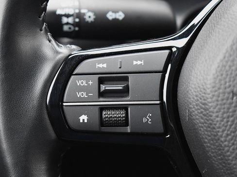 Used 2025 Honda HR-V EX-L image 6