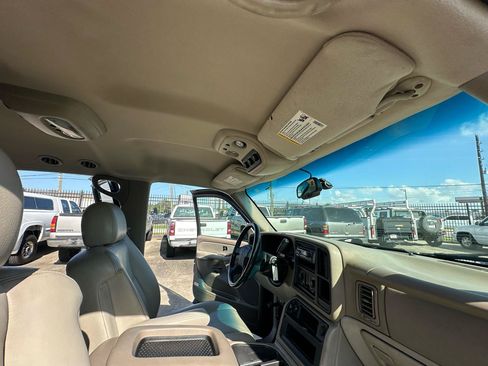 Used 2003 Chevrolet Suburban LS w/ LS Preferred Equipment Group RWD image 33