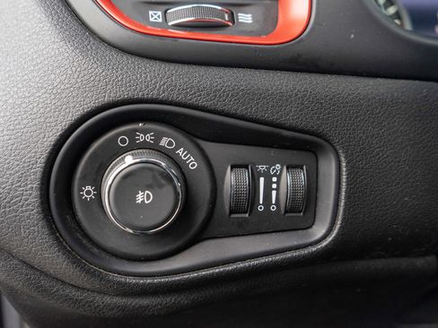 Used 2020 Jeep Renegade Trailhawk w/ Cold Weather Group image 15