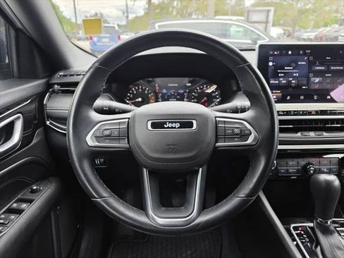 Certified 2022 Jeep Compass Latitude w/ Convenience Group AWD/4WD image 13