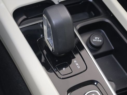 Used 2023 Volvo XC60 B5 Plus w/ Climate Package image 7