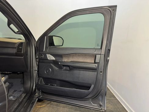 Used 2019 Ford Expedition Max Limited RWD image 23