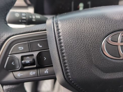 Used 2025 Toyota 4Runner TRD Off-Road Premium image 13