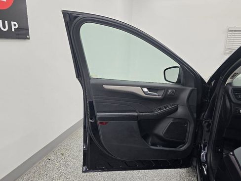 Used 2021 Ford Escape SEL w/ Technology Package FWD image 27