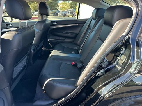 Used 2015 INFINITI Q40 w/ Navigation Package RWD image 8