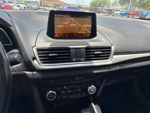 Used 2018 MAZDA MAZDA3 Touring FWD image 15