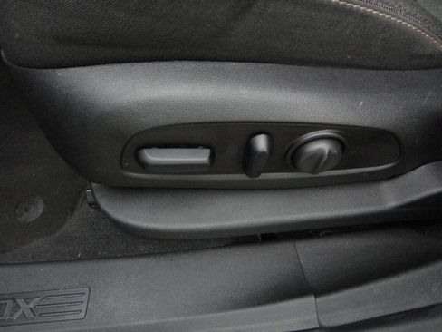 Used 2019 Chevrolet Equinox LT AWD/4WD image 11