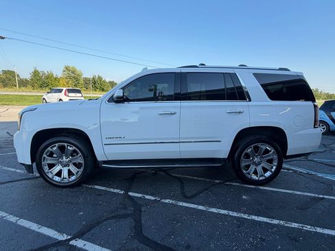 Used 2018 GMC Yukon Denali AWD/4WD image 2