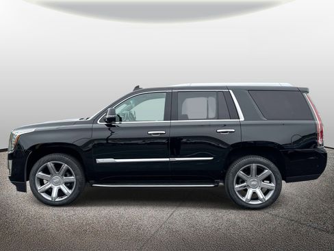 Used 2019 Cadillac Escalade Luxury AWD/4WD image 25