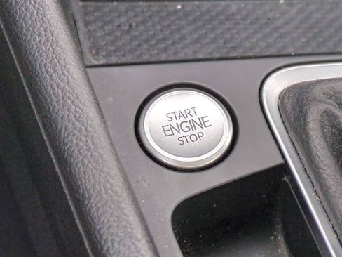 Used 2025 Volkswagen Jetta SE FWD image 34