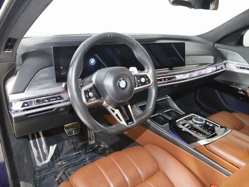 Used 2023 BMW 760i xDrive image 33