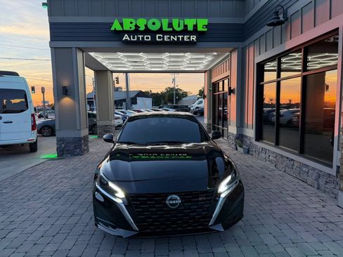 Used 2024 Nissan Altima 2.5 SV AWD/4WD image 8