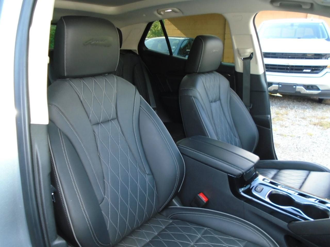 Used 2023 Buick Envision Avenir AWD/4WD image 18