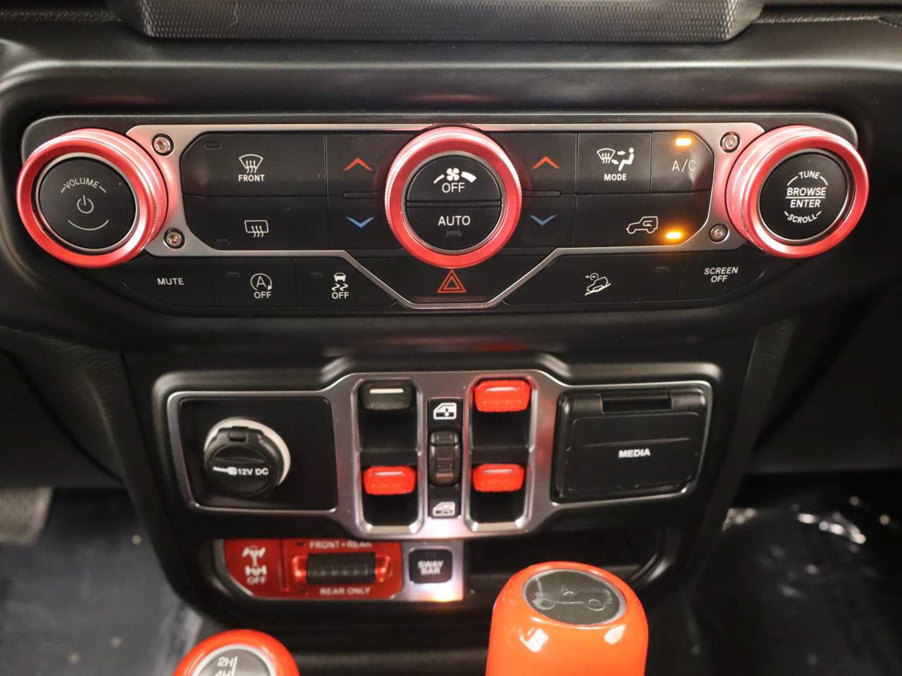 Used 2019 Jeep Wrangler Unlimited Rubicon AWD/4WD image 11