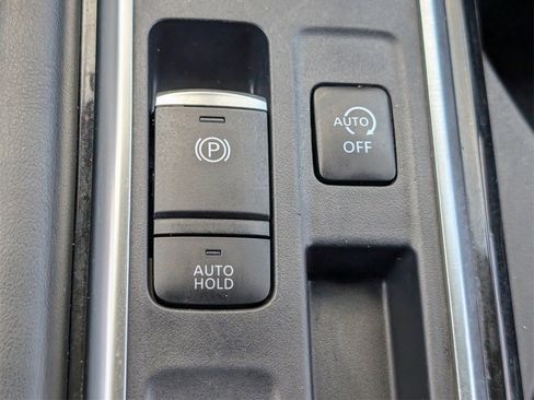 Certified 2024 Nissan Pathfinder SV image 21