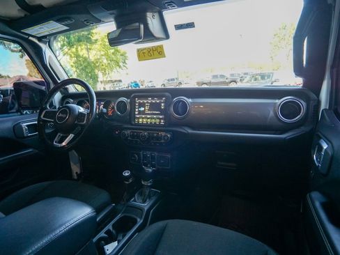 Used 2020 Jeep Gladiator Overland AWD/4WD image 15
