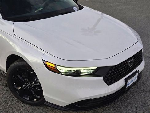 New 2025 Honda Accord SE image 3