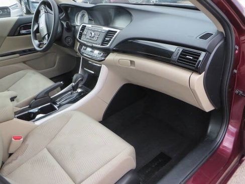 Used 2016 Honda Accord LX image 31