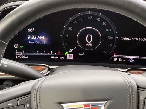 Used 2022 Cadillac Escalade ESV Premium Luxury Platinum image 16