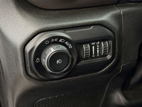 Used 2018 Jeep Wrangler Unlimited Sport S AWD/4WD image 13