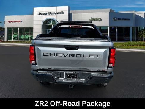 Used 2025 Chevrolet Colorado ZR2 w/ Midnight Edition image 8