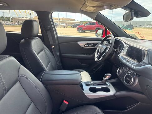 Used 2021 Chevrolet Blazer LT FWD image 24