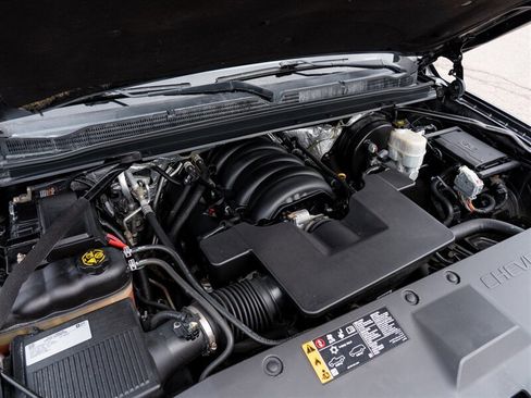 Used 2017 Chevrolet Suburban LT AWD/4WD image 15