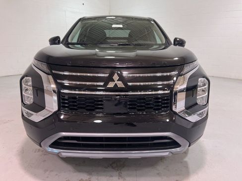 New 2025 Mitsubishi Outlander SE image 8