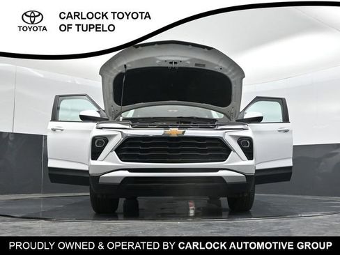 Used 2025 Chevrolet TrailBlazer LT AWD/4WD image 57