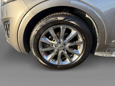 Used 2016 Kia Sorento SX image 9