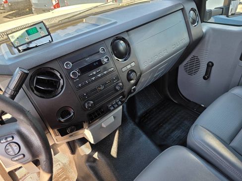 Used 2016 Ford F550 2WD Regular Cab Super Duty image 15