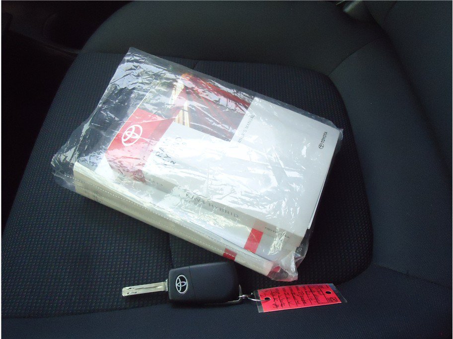 Used 2019 Toyota RAV4 LE w/ Carpet Mat Package AWD/4WD image 31