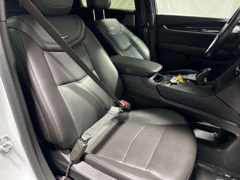 Used 2024 Cadillac XT5 Premium Luxury image 9