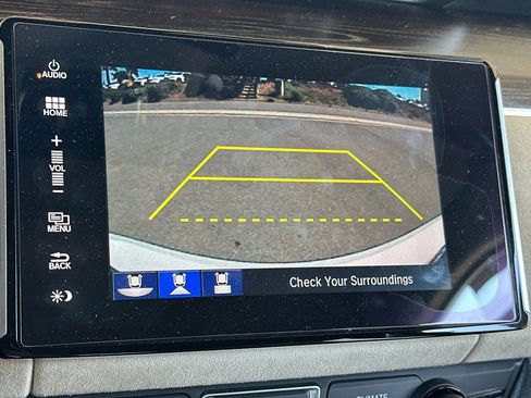 Used 2020 Honda Clarity Touring image 18