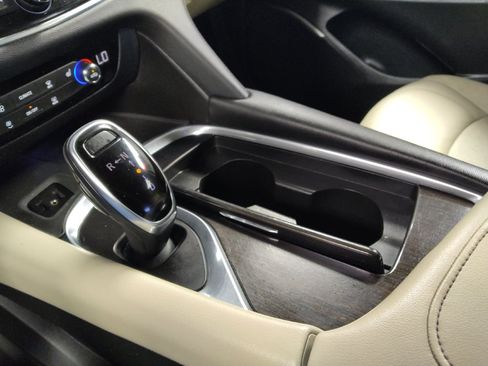 Used 2019 Buick Enclave Essence FWD image 26