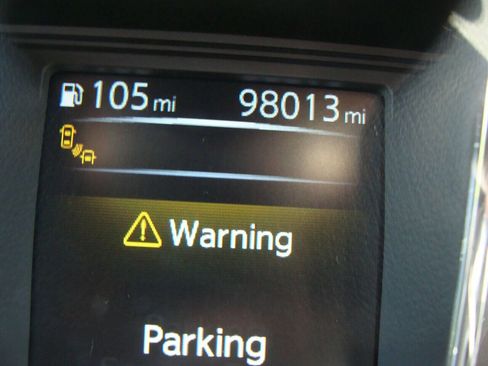 Used 2018 Nissan Titan SV w/ SV Convenience Package image 7