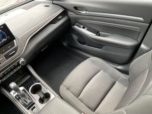 Used 2023 Nissan Altima 2.5 SV w/ SV Premium Package image 18