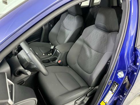 Used 2024 Toyota Corolla Cross LE image 19