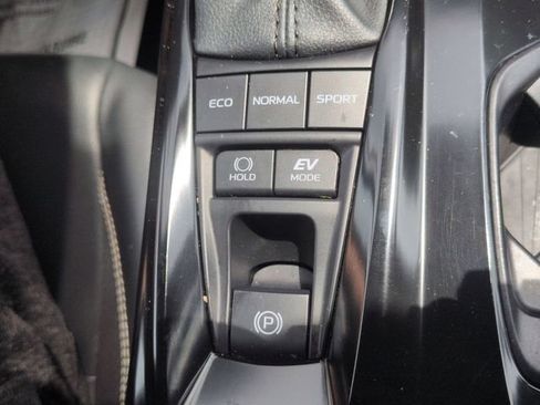 Used 2025 Toyota Camry SE w/ Convenience Package FWD image 38